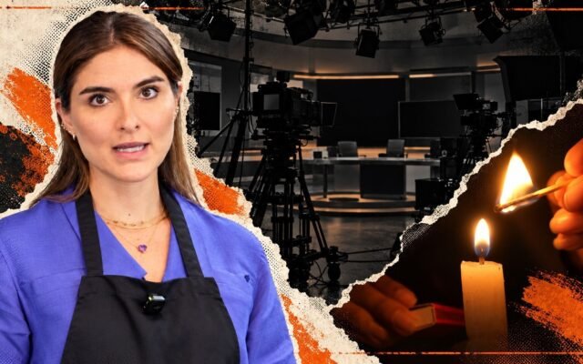 La candidata de ADN Giovanna Ubidia durante el momento en que se registra un corte de energía eléctrica en plena entrevista.